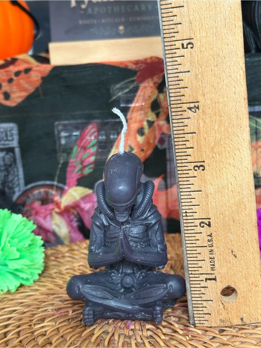 Alien Meditation Candle